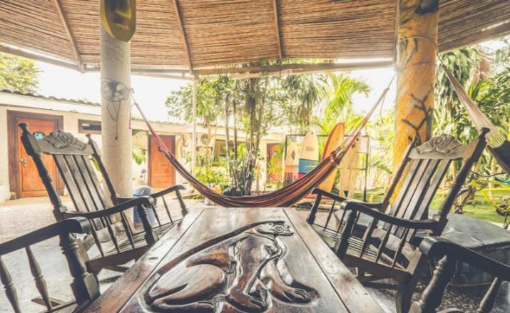 Pura Vida Hostel Тамариндо Экстерьер фото