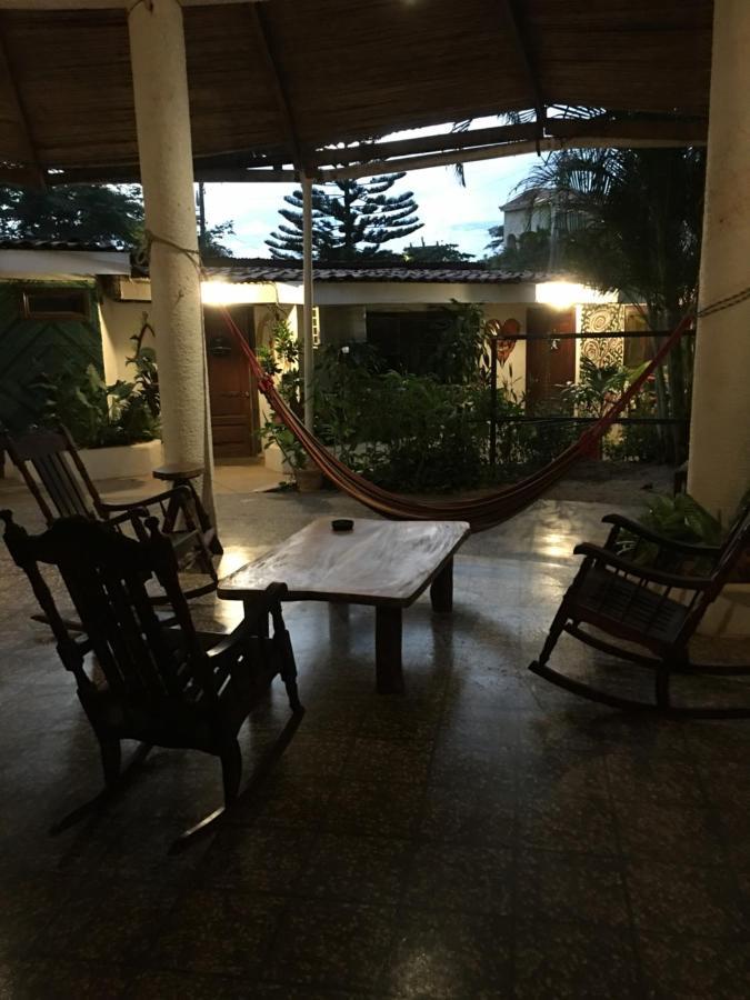 Pura Vida Hostel Тамариндо Экстерьер фото