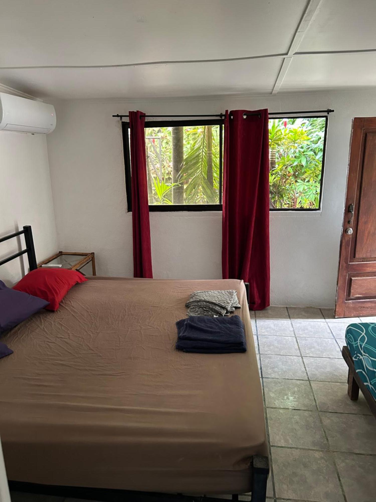 Pura Vida Hostel Тамариндо Экстерьер фото